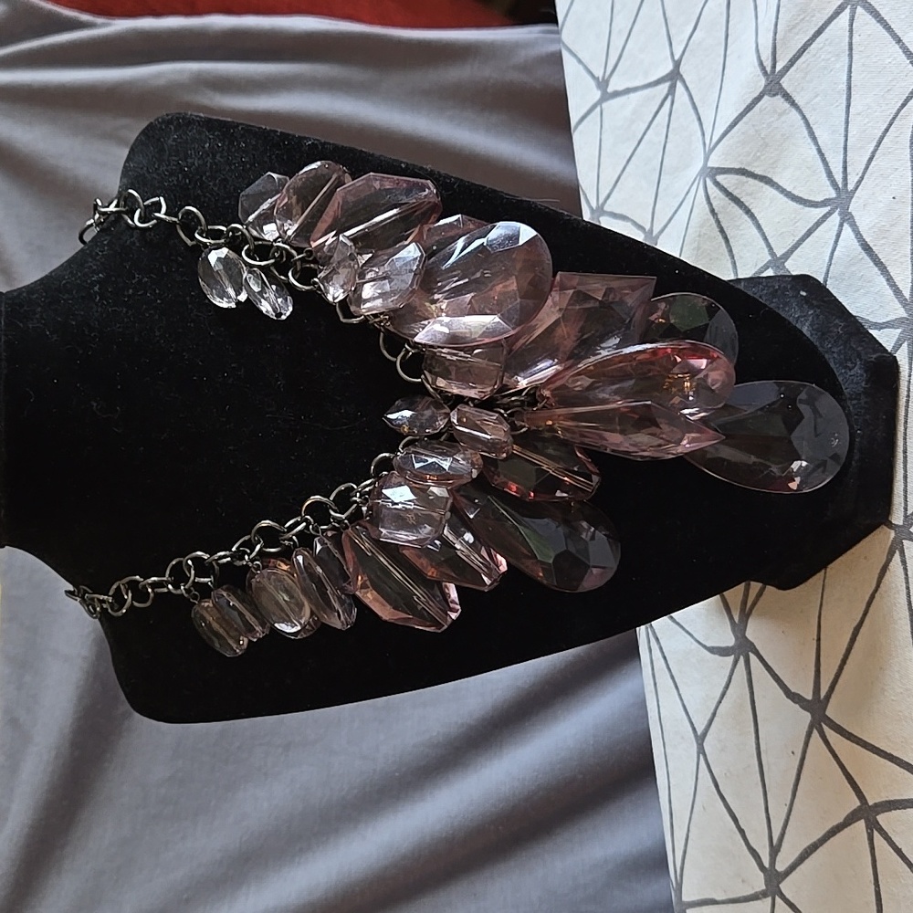 R.J.Graziano Chunky Bib Necklace w/earrings